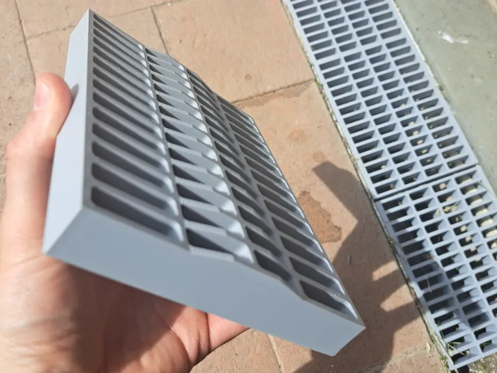 Creator design reference for Rainwater Drainage Grille; included printed parts are specified in the listing.