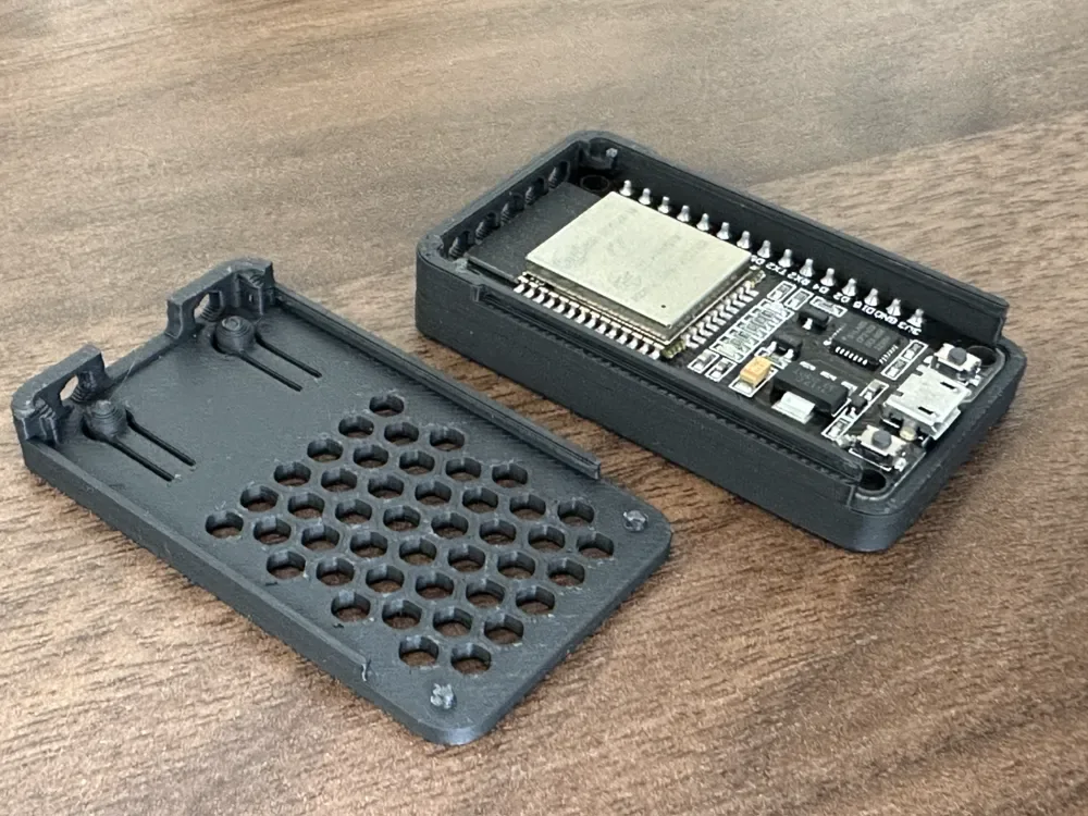 Creator design reference for ESP32-WROOM Project Box; included printed parts are specified in the listing.