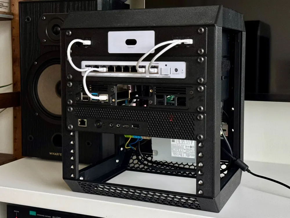 Creator design reference for 10-inch Rack Panel for UniFi USW Flex 2.5G 8 PoE; included printed parts are specified in the listing.